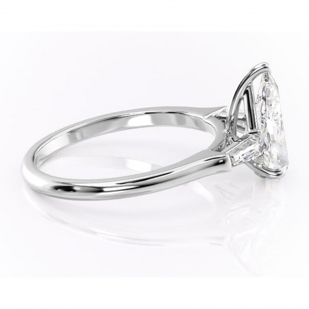 Inel de logodnă Juliette din aur Alb 14kt cu moissanite tăietură pară – Solitar rafinată pentru profil înalt | Personalizează și configurează gratuit online [1]