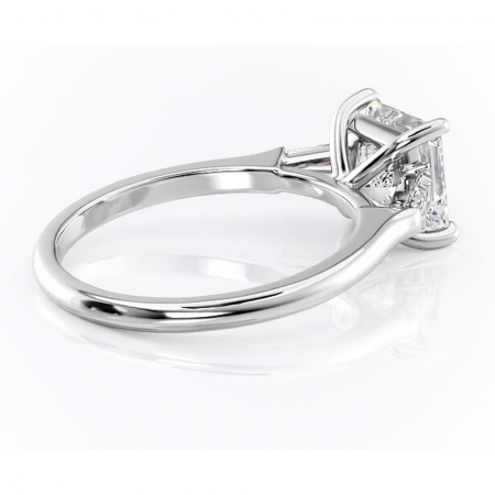 Inel de logodnă Juliette din aur Alb 18kt cu moissanite tăietură princess – Solitar rafinată pentru profil înalt | Personalizează și configurează gratuit online [2]