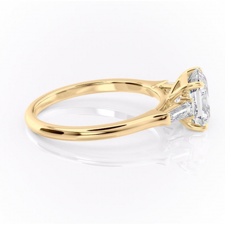 Inel de logodnă Juliette din aur Galben 18kt cu moissanite tăietură asscher – Solitar rafinată pentru profil înalt | Personalizează și configurează gratuit online [1]
