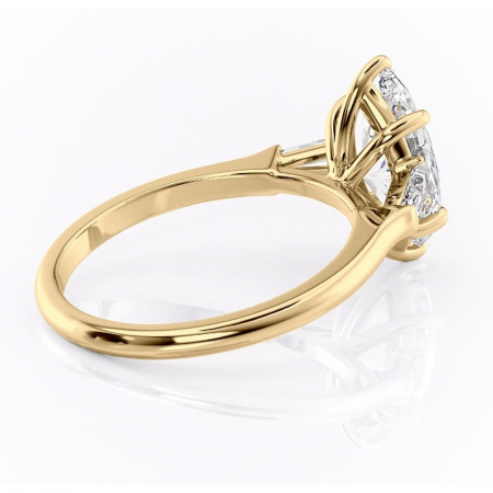 Inel de logodnă Juliette din aur Galben 18kt cu moissanite tăietură marquise – Solitar rafinată pentru profil înalt | Personalizează și configurează gratuit online [2]