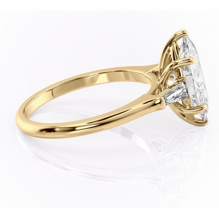 Inel de logodnă Juliette din aur Galben 18kt cu moissanite tăietură marquise – Solitar rafinată pentru profil înalt | Personalizează și configurează gratuit online [1]