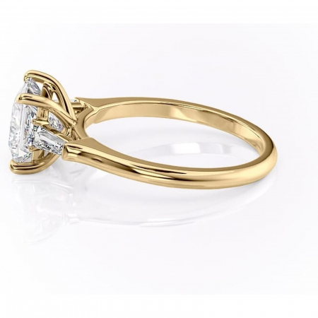 Inel de logodnă Juliette din aur Galben 14kt cu moissanite tăietură princess – Solitar rafinată pentru profil înalt | Personalizează și configurează gratuit online [5]