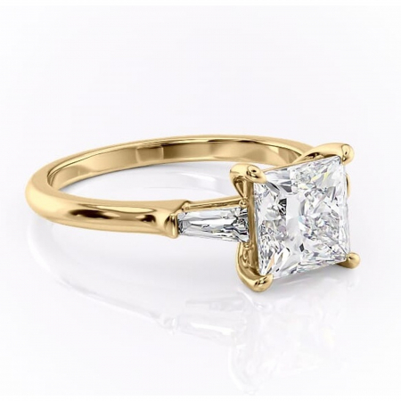 Aur galben - Inel de logodnă Juliette din aur Galben 18kt cu moissanite tăietură princess – Solitar rafinată pentru profil înalt | Personalizează și configurează gratuit online