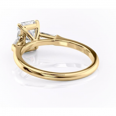 Inel de logodnă Juliette din aur Galben 14kt cu moissanite tăietură radiantă – Solitar rafinată pentru profil înalt | Personalizează și configurează gratuit online [3]