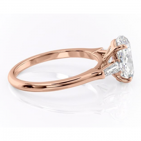 Inel de logodnă Juliette din aur Rose 14kt cu moissanite tăietură ovală – Solitar rafinată pentru profil înalt | Personalizează și configurează gratuit online [1]