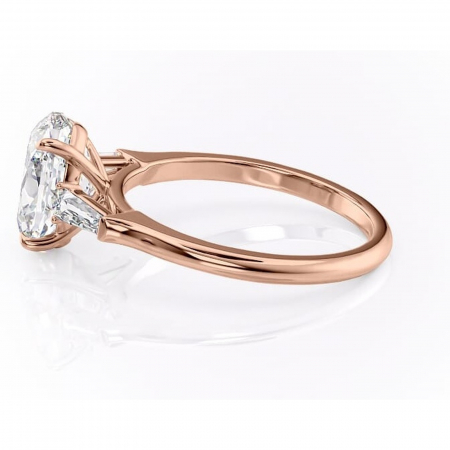 Inel de logodnă Juliette din aur Rose 14kt cu moissanite tăietură ovală – Solitar rafinată pentru profil înalt | Personalizează și configurează gratuit online [5]