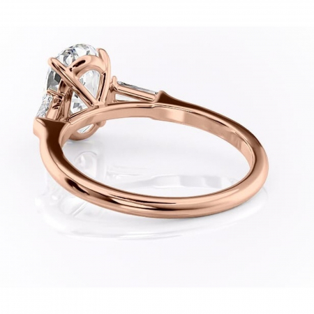 Inel de logodnă Juliette din aur Rose 14kt cu moissanite tăietură ovală – Solitar rafinată pentru profil înalt | Personalizează și configurează gratuit online [3]