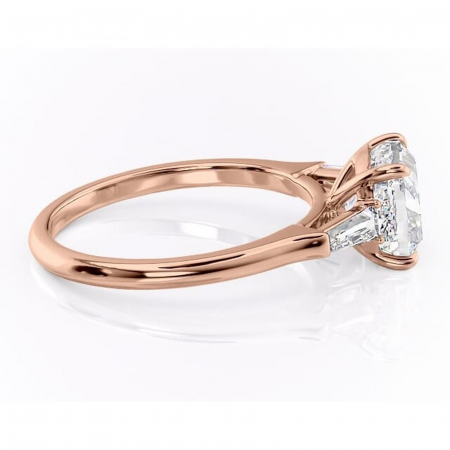 Inel de logodnă Juliette din aur Rose 14kt cu moissanite tăietură pernă – Solitar rafinată pentru profil înalt | Personalizează și configurează gratuit online [1]