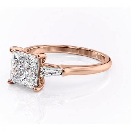 Inel de logodnă Juliette din aur Rose 14kt cu moissanite tăietură princess – Solitar rafinată pentru profil înalt | Personalizează și configurează gratuit online [6]