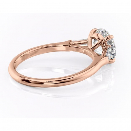 Inel de logodnă Juliette din aur Rose 14kt cu moissanite tăietură rotundă – Solitar rafinată pentru profil înalt | Personalizează și configurează gratuit online [2]
