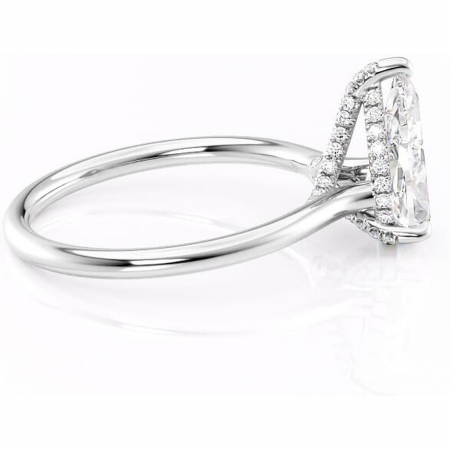 Inel de logodnă Kaia din aur Alb 18kt cu moissanite tăietură pară – Solitar rafinată pentru profil mediu | Personalizează și configurează gratuit online [1]