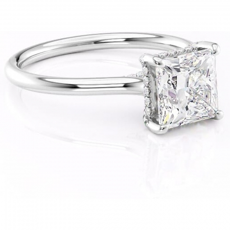 18K - Inel de logodnă Kaia din aur Alb 18kt cu moissanite tăietură princess – Solitar rafinată pentru profil mediu | Personalizează și configurează gratuit online