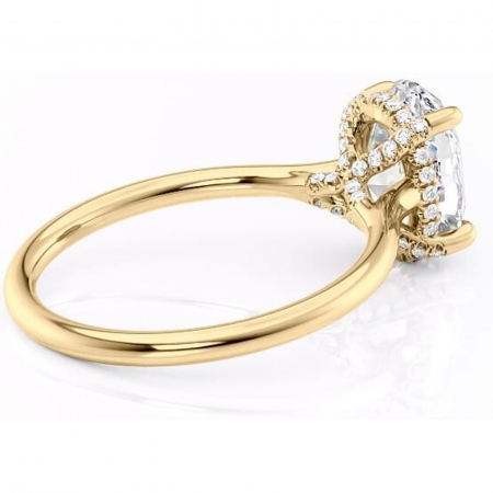 Inel de logodnă Kaia din aur Galben 14kt cu moissanite tăietură ovală – Solitar rafinată pentru profil mediu | Personalizează și configurează gratuit online [2]