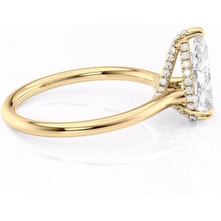 Inel de logodnă Kaia din aur Galben 18kt cu moissanite tăietură pară – Solitar rafinată pentru profil mediu | Personalizează și configurează gratuit online [1]