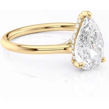 18K - Inel de logodnă Kaia din aur Galben 18kt cu moissanite tăietură pară – Solitar rafinată pentru profil mediu | Personalizează și configurează gratuit online