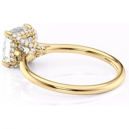 Inel de logodnă Kaia din aur Galben 14kt cu moissanite tăietură pernă – Solitar rafinată pentru profil mediu | Personalizează și configurează gratuit online [4]