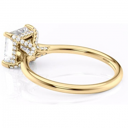 Inel de logodnă Kaia din aur Galben 14kt cu moissanite tăietură princess – Solitar rafinată pentru profil mediu | Personalizează și configurează gratuit online [4]