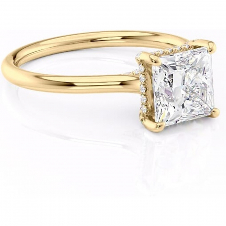 Princess - Inel de logodnă Kaia din aur Galben 18kt cu moissanite tăietură princess – Solitar rafinată pentru profil mediu | Personalizează și configurează gratuit online