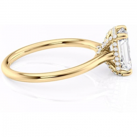 Inel de logodnă Kaia din aur Galben 14kt cu moissanite tăietură smarald – Solitar rafinată pentru profil mediu | Personalizează și configurează gratuit online [1]