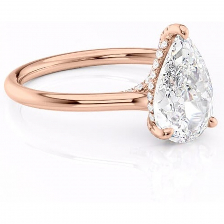 18K - Inel de logodnă Kaia din aur Rose 18kt cu moissanite tăietură pară – Solitar rafinată pentru profil mediu | Personalizează și configurează gratuit online