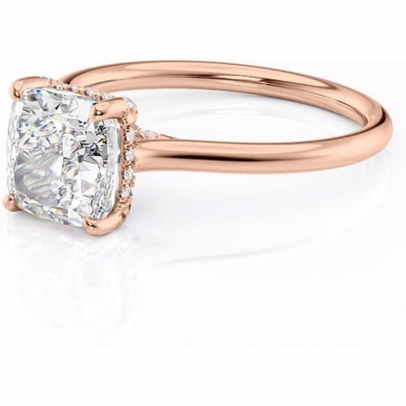 Inel de logodnă Kaia din aur Rose 18kt cu moissanite tăietură pernă – Solitar rafinată pentru profil mediu | Personalizează și configurează gratuit online [6]