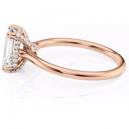 Inel de logodnă Kaia din aur Rose 18kt cu moissanite tăietură smarald – Solitar rafinată pentru profil mediu | Personalizează și configurează gratuit online [5]
