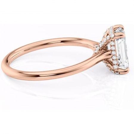 Inel de logodnă Kaia din aur Rose 18kt cu moissanite tăietură smarald – Solitar rafinată pentru profil mediu | Personalizează și configurează gratuit online [1]