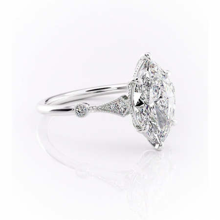 Marquise - Inel de logodnă Lacey din aur Alb 14kt cu moissanite tăietură marquise – Pietre laterale rafinată pentru profil înalt | Personalizează și configurează gratuit online