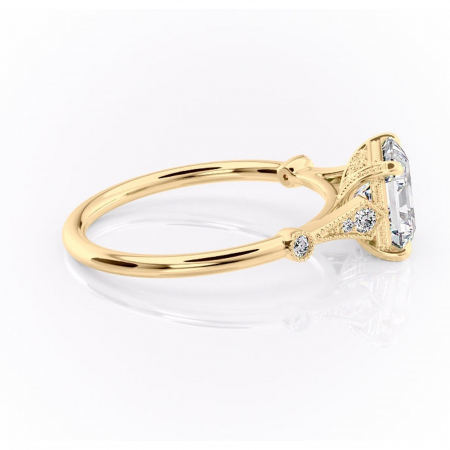 Inel de logodnă Lacey din aur Galben 14kt cu moissanite tăietură asscher – Pietre laterale rafinată pentru profil înalt | Personalizează și configurează gratuit online [1]