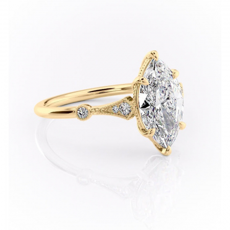 14K - Inel de logodnă Lacey din aur Galben 14kt cu moissanite tăietură marquise – Pietre laterale rafinată pentru profil înalt | Personalizează și configurează gratuit online