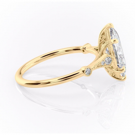 Inel de logodnă Lacey din aur Galben 14kt cu moissanite tăietură marquise – Pietre laterale rafinată pentru profil înalt | Personalizează și configurează gratuit online [1]