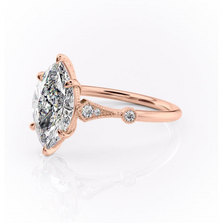 Inel de logodnă Lacey din aur Rose 18kt cu moissanite tăietură marquise – Pietre laterale rafinată pentru profil înalt | Personalizează și configurează gratuit online [6]