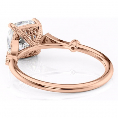 Inel de logodnă Lacey din aur Rose 14kt cu moissanite tăietură pernă – Pietre laterale rafinată pentru profil înalt | Personalizează și configurează gratuit online [3]