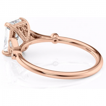 Inel de logodnă Lacey din aur Rose 14kt cu moissanite tăietură radiantă – Pietre laterale rafinată pentru profil înalt | Personalizează și configurează gratuit online [4]