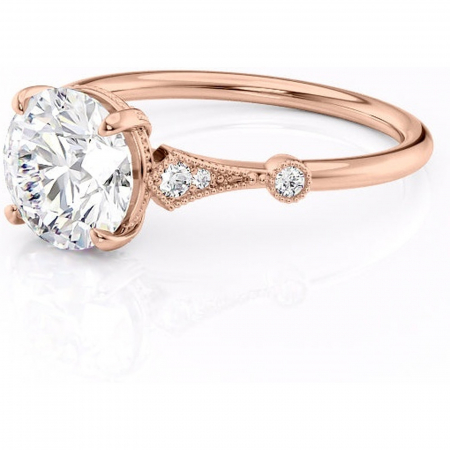 Inel de logodnă Lacey din aur Rose 14kt cu moissanite tăietură rotundă – Pietre laterale rafinată pentru profil înalt | Personalizează și configurează gratuit online [6]