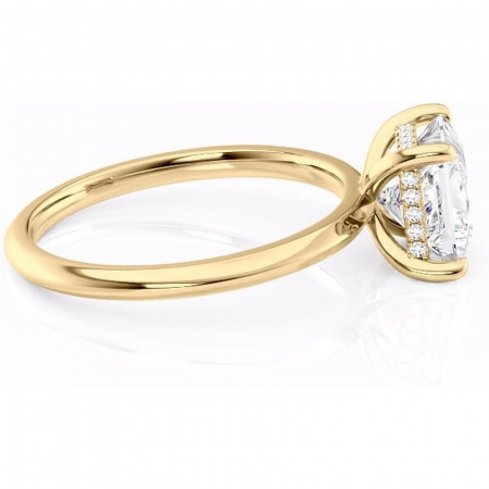 Inel de logodnă Lavender din aur Galben 18kt cu moissanite tăietură princess – Solitar rafinată pentru profil înalt | Personalizează și configurează gratuit online [1]