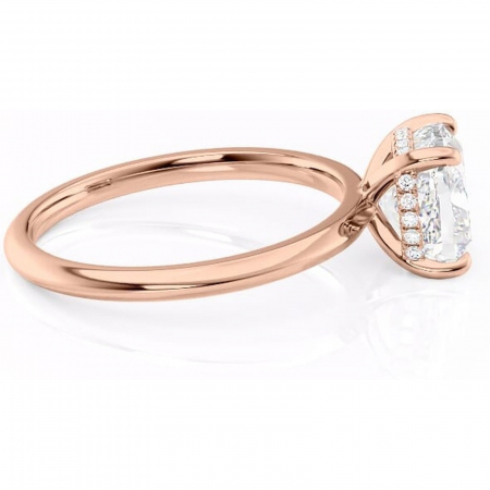 Inel de logodnă Lavender din aur Rose 18kt cu moissanite tăietură pernă – Solitar rafinată pentru profil înalt | Personalizează și configurează gratuit online [1]
