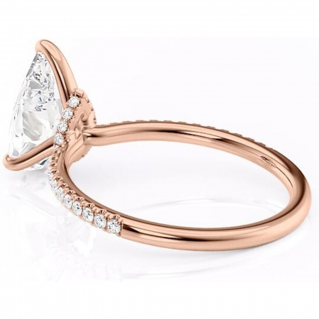 Inel de logodnă Lavinia din aur Rose 14kt cu moissanite tăietură pară – Montură pavé rafinată pentru profil înalt | Personalizează și configurează gratuit online [4]