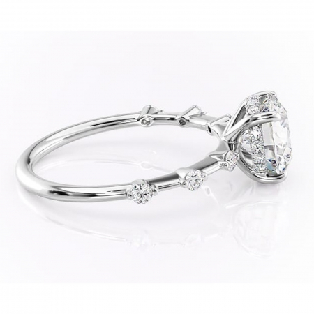 Inel de logodnă Lilya din aur Alb 14kt cu moissanite tăietură rotundă – Pietre laterale rafinată pentru profil mediu | Personalizează și configurează gratuit online [1]