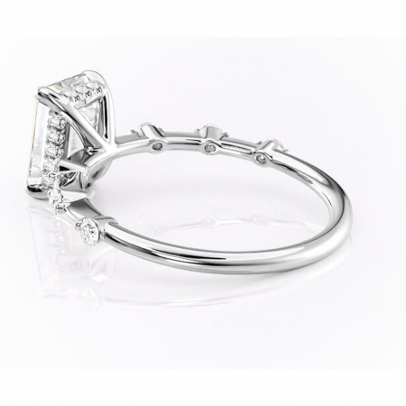 Inel de logodnă Lilya din aur Alb 14kt cu moissanite tăietură smarald – Pietre laterale rafinată pentru profil mediu | Personalizează și configurează gratuit online [4]