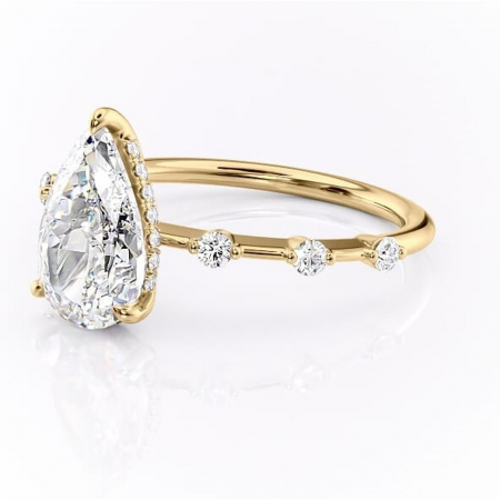 Inel de logodnă Lilya din aur Galben 14kt cu moissanite tăietură pară – Pietre laterale rafinată pentru profil mediu | Personalizează și configurează gratuit online [6]