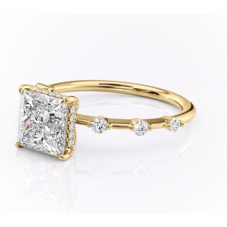 Inel de logodnă Lilya din aur Galben 14kt cu moissanite tăietură princess – Pietre laterale rafinată pentru profil mediu | Personalizează și configurează gratuit online [6]