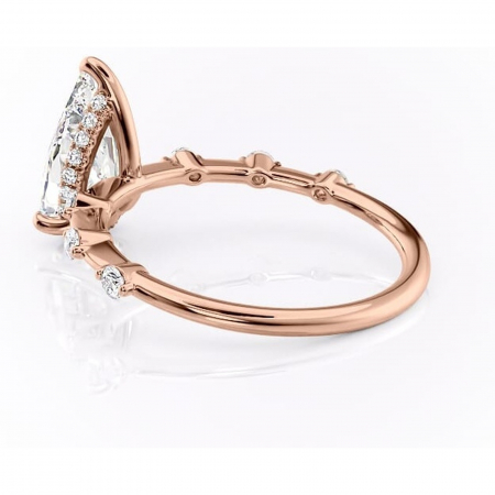 Inel de logodnă Lilya din aur Rose 18kt cu moissanite tăietură pară – Pietre laterale rafinată pentru profil mediu | Personalizează și configurează gratuit online [4]