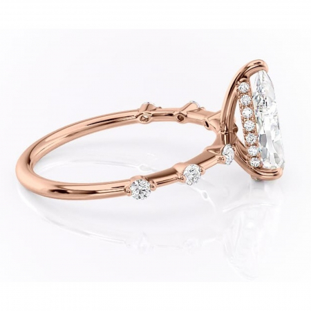 Inel de logodnă Lilya din aur Rose 18kt cu moissanite tăietură pară – Pietre laterale rafinată pentru profil mediu | Personalizează și configurează gratuit online [1]