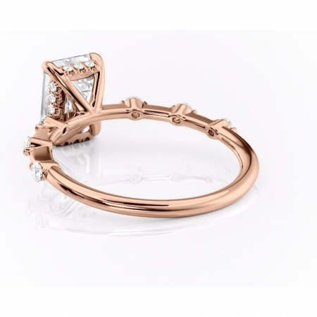 Inel de logodnă Lilya din aur Rose 14kt cu moissanite tăietură smarald – Pietre laterale rafinată pentru profil mediu | Personalizează și configurează gratuit online [3]