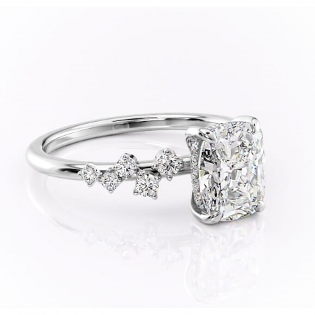 Pernă alungită - Inel de logodnă Liora din aur Alb 14kt cu moissanite tăietură pernă – Pietre laterale rafinată pentru profil înalt | Personalizează și configurează gratuit online