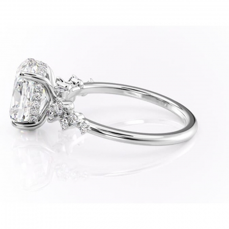 Inel de logodnă Liora din aur Alb 14kt cu moissanite tăietură ovală – Pietre laterale rafinată pentru profil înalt | Personalizează și configurează gratuit online [5]