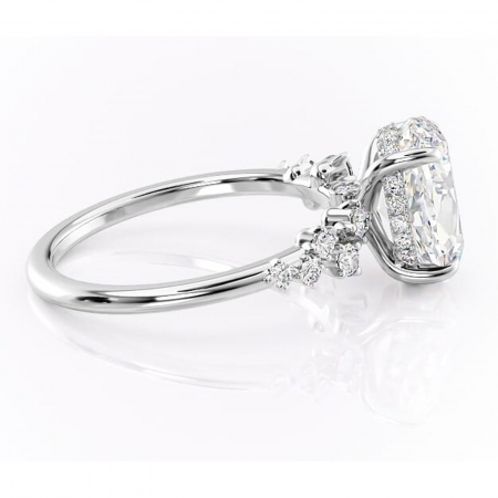 Inel de logodnă Liora din aur Alb 14kt cu moissanite tăietură ovală – Pietre laterale rafinată pentru profil înalt | Personalizează și configurează gratuit online [1]