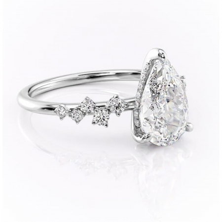 Alege forma Moissanit - Inel de logodnă Liora din aur Alb 14kt cu moissanite tăietură pară – Pietre laterale rafinată pentru profil înalt | Personalizează și configurează gratuit online