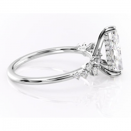 Inel de logodnă Liora din aur Alb 14kt cu moissanite tăietură pară – Pietre laterale rafinată pentru profil înalt | Personalizează și configurează gratuit online [1]